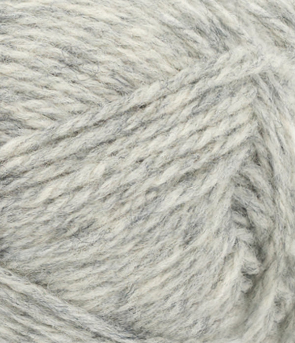Nahaufnahme von Sandnes Garn Atlas 1042 Grey Mottled