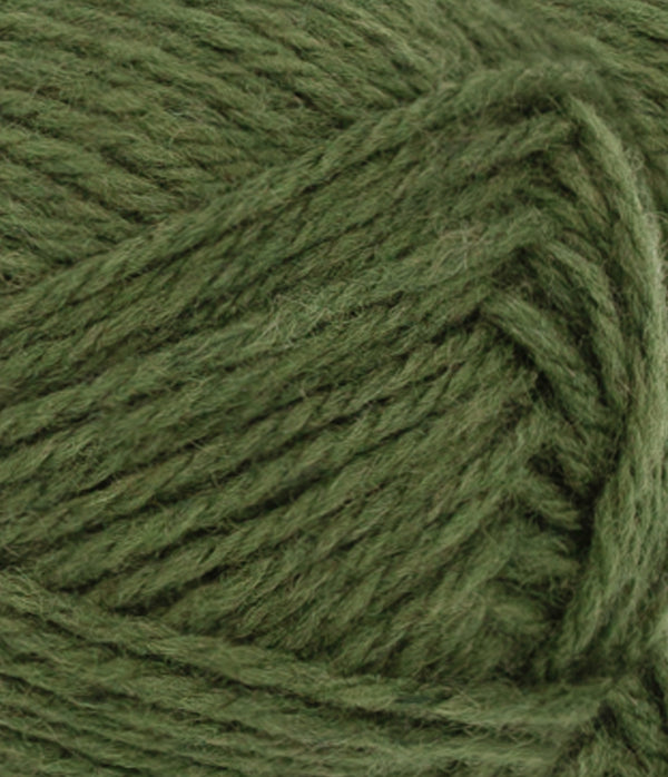Nahaufnahme von Sandnes Garn Atlas 9072 Deep Olive Green
