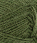 Nahaufnahme von Sandnes Garn Atlas 9072 Deep Olive Green