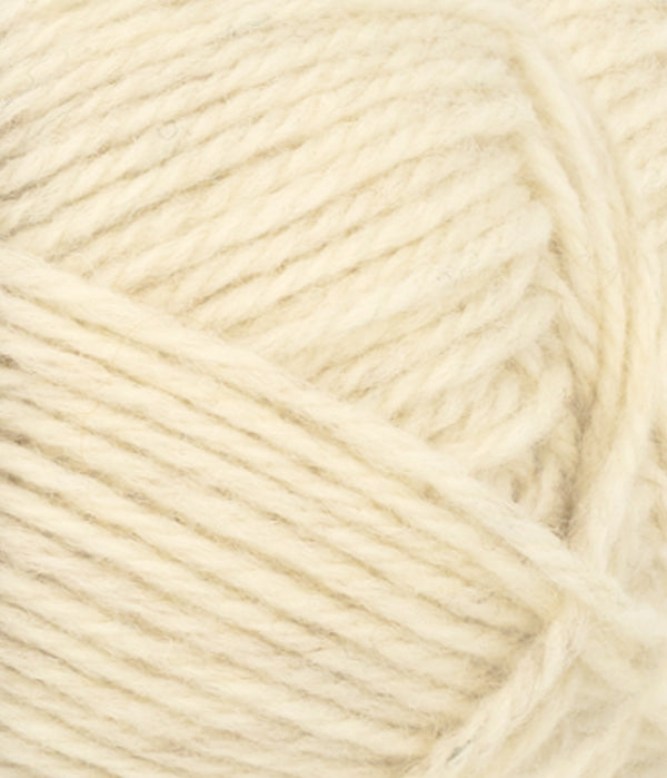Nahaufnahme von Sandnes Garn Atlas by PetiteKnit 1016 Milk Melange
