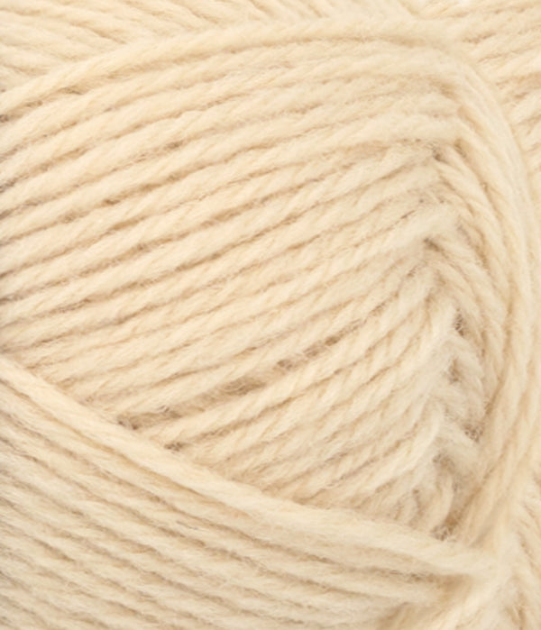 Nahaufnahme von Sandnes Garn Atlas by PetiteKnit 2511 Almond
