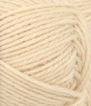 Nahaufnahme von Sandnes Garn Atlas by PetiteKnit 2511 Almond