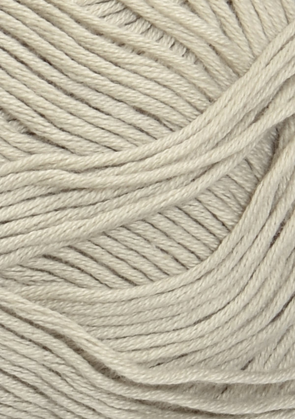 Nahaufnahme von Sandnes Garn Mandarin Petit 2205 Khaki