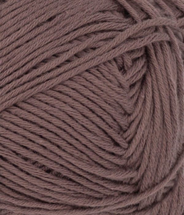 Nahaufnahme von Sandnes Garn Mandarin Petit 3161 Acorn