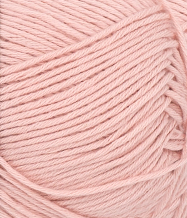 Nahaufnahme von Sandnes Garn Mandarin Petit 4002 Light Blossom