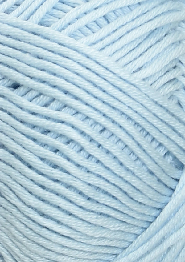 Nahaufnahme von Sandnes Garn Mandarin Petit 5930 Light Blue