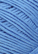 Nahaufnahme von Sandnes Garn Mandarin Petit 6015 Skylar Blue