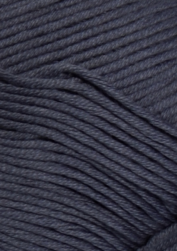 Nahaufnahme von Sandnes Garn Mandarin Petit 6061 Dark Greyblue
