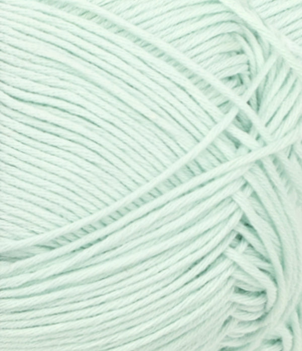 Nahaufnahme von Sandnes Garn Mandarin Petit 7911 Mint Green