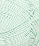 Nahaufnahme von Sandnes Garn Mandarin Petit 7911 Mint Green