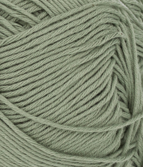 Nahaufnahme von Sandnes Garn Mandarin Petit 9041 Dusty Light Green
