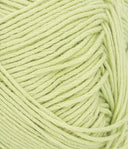 Nahaufnahme von Sandnes Garn Mandarin Petit 9523 Lime Punch