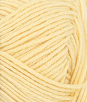 Nahaufnahme von Sandnes Garn Duo 2112 Light Yellow