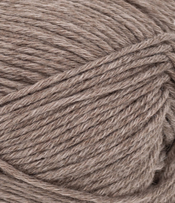 Nahaufnahme von Sandnes Garn Duo 2652 Medium Brown Mottled