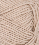 Nahaufnahme von Sandnes Garn Duo 021 Light Beige