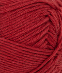 Nahaufnahme von Sandnes Garn Duo 4236 Deep Red