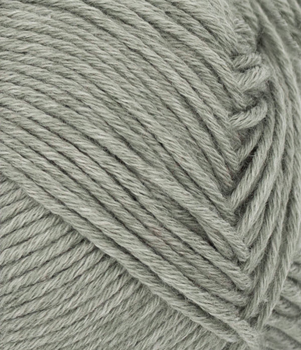 Nahaufnahme von Sandnes Garn Duo 8521 Dusty Light Green