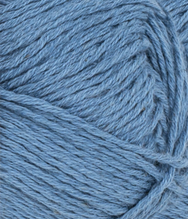 Nahaufnahme von Sandnes Garn Line 6044 Regatta Blue