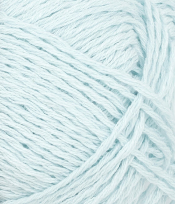 Nahaufnahme von Sandnes Garn Line 6311 Starlight Blue