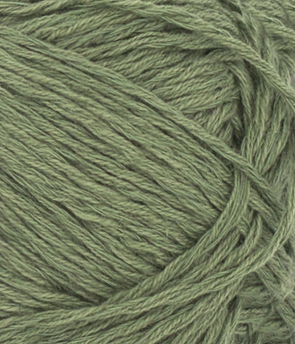 Nahaufnahme von Sandnes Garn Line 9062 Olive Green