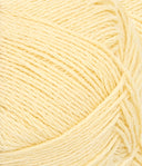 Nahaufnahme von Sandnes Garn Tynn Line 2112 Light Yellow