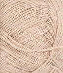 Nahaufnahme von Sandnes Garn Tynn Line 3021 Light Beige