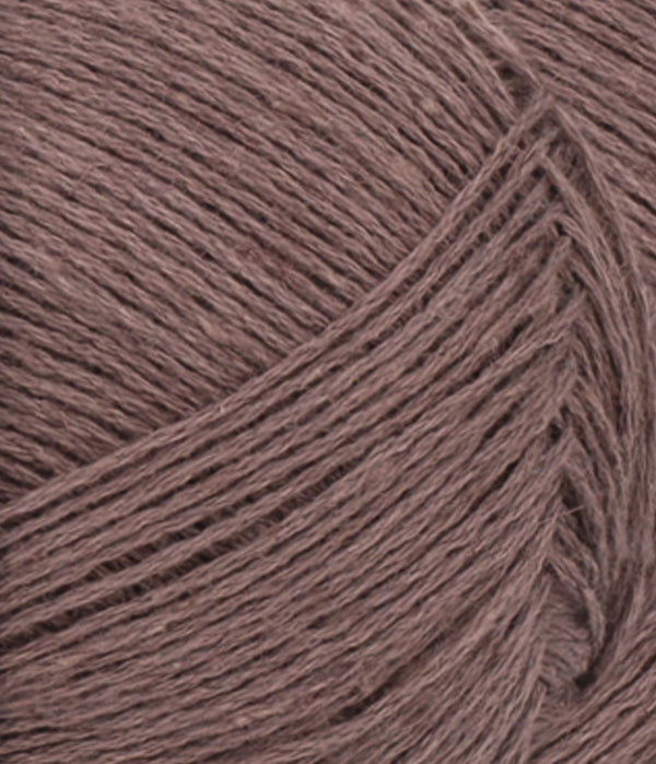 Nahaufnahme von Sandnes Garn Tynn Line 3161 Acorn