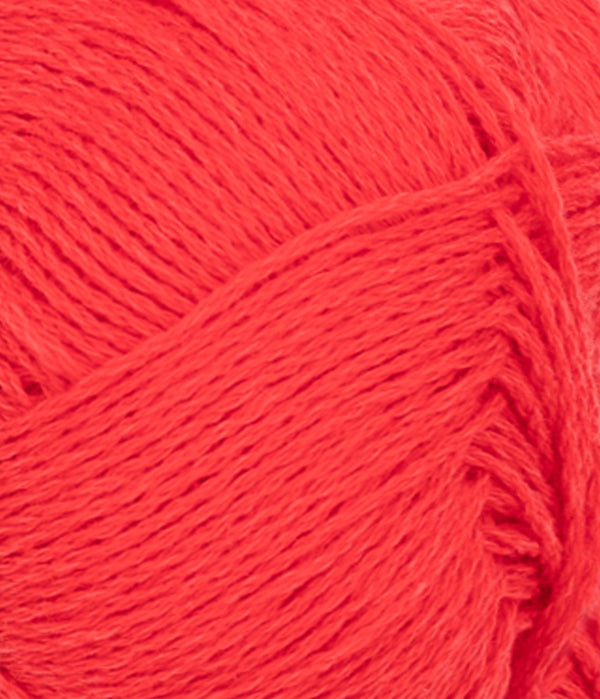 Nahaufnahme von Sandnes Garn Tynn Line 4108 Flame Scarlet