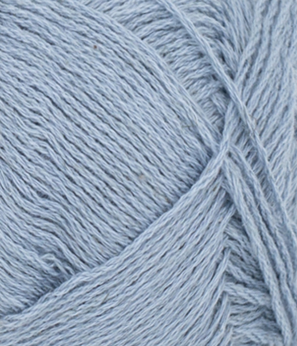 Nahaufnahme von Sandnes Garn Tynn Line 6032 Hydrangea
