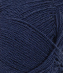 Nahaufnahme von Sandnes Garn Tynn Line 6073 Seaside Navy