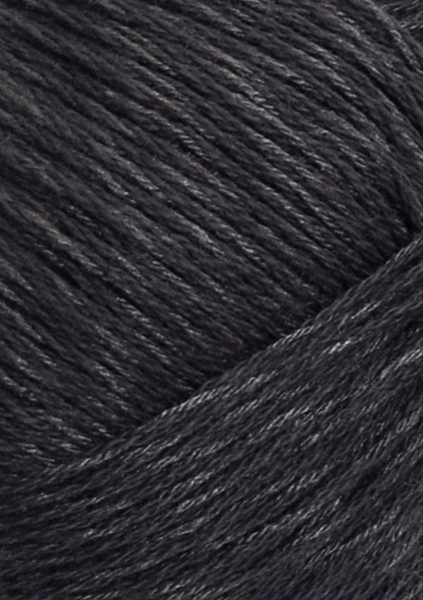 Nahaufnahme von Sandnes Garn Tynn Line 6080 Slate