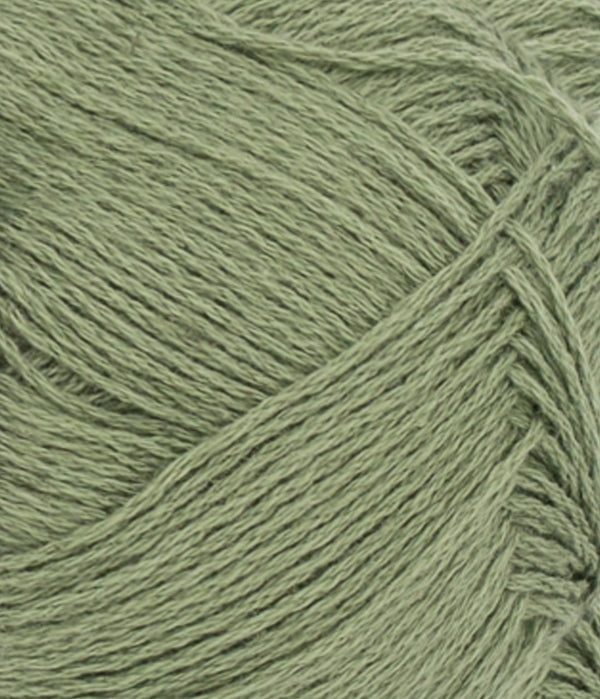 Nahaufnahme von Sandnes Garn Tynn Line 9062 Olive Green