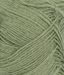Nahaufnahme von Sandnes Garn Tynn Line 9062 Olive Green